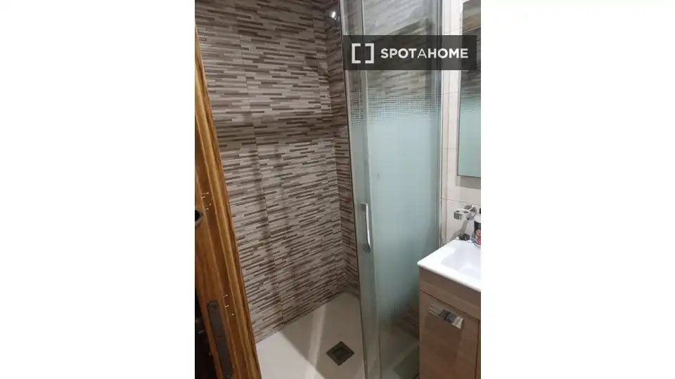 Baño de Apartamento para compartir en Castro-Urdiales con Aire acondicionado, Calefacción y Terraza