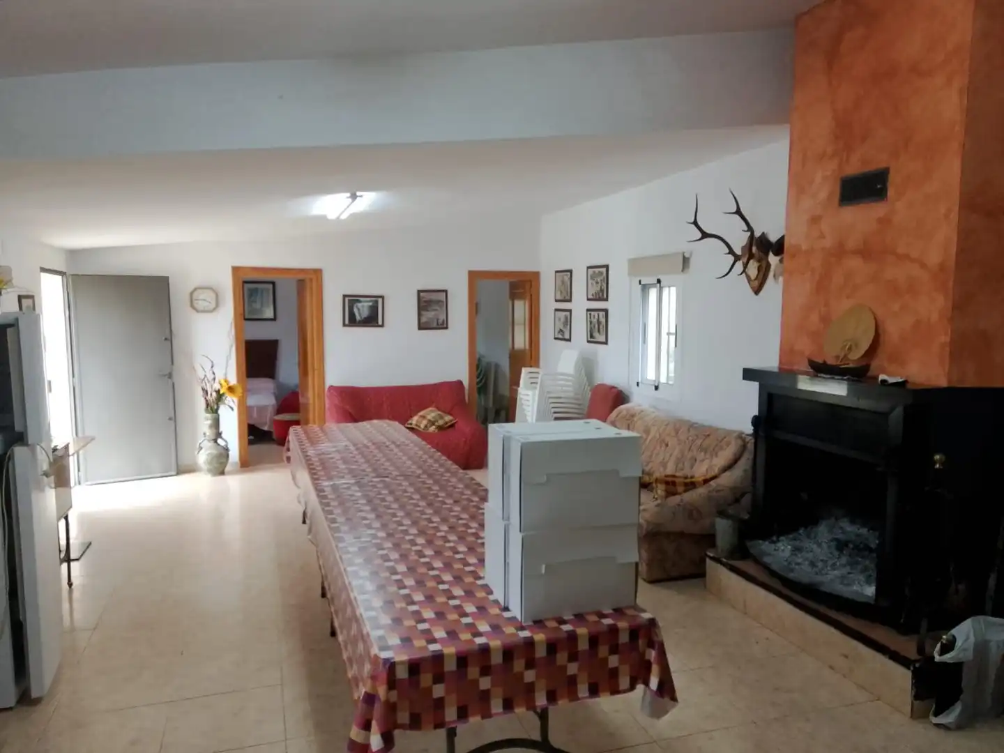 Sala d'estar de Casa o xalet en venda en Tibi amb Jardí privat, Terrassa i Moblat