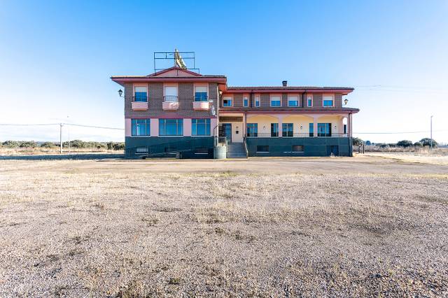 Local comercial en Venta en Avenida Bañeza, 41 en Riego de la Vega