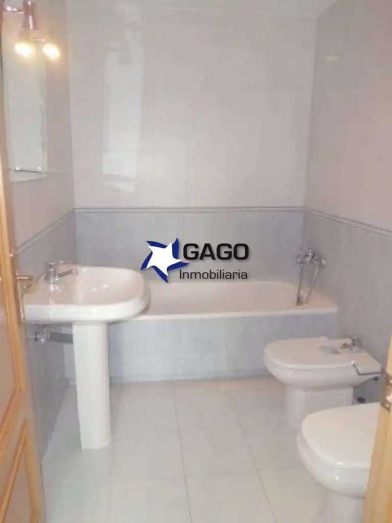 Bany de Casa o xalet en venda en Córdoba amb Aire condicionat, Calefacció i Terrassa