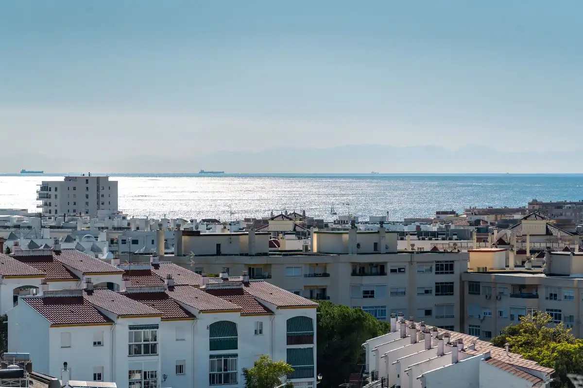 Vista exterior de Dúplex en venda en Estepona amb Terrassa, Traster i Piscina