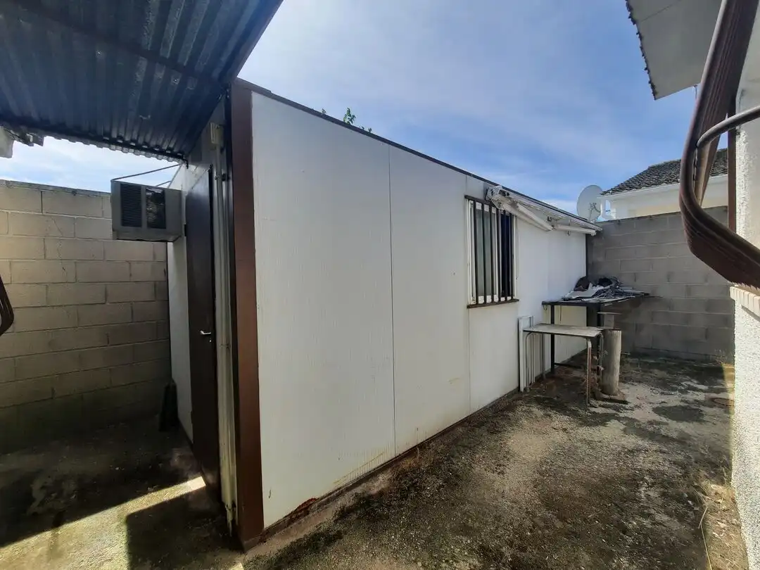 Außenansicht von Haus oder Chalet zum Verkauf in Escalona mit Klimaanlage, Heizung und Abstellraum