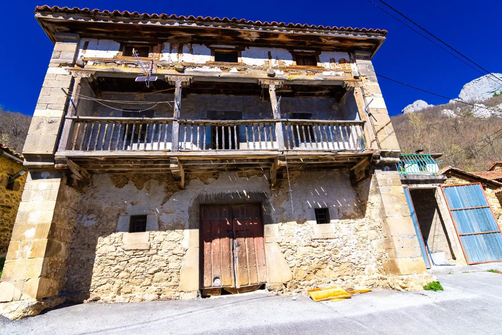 Exterior view of Houses for sale in Vega de Liébana  with Terrace