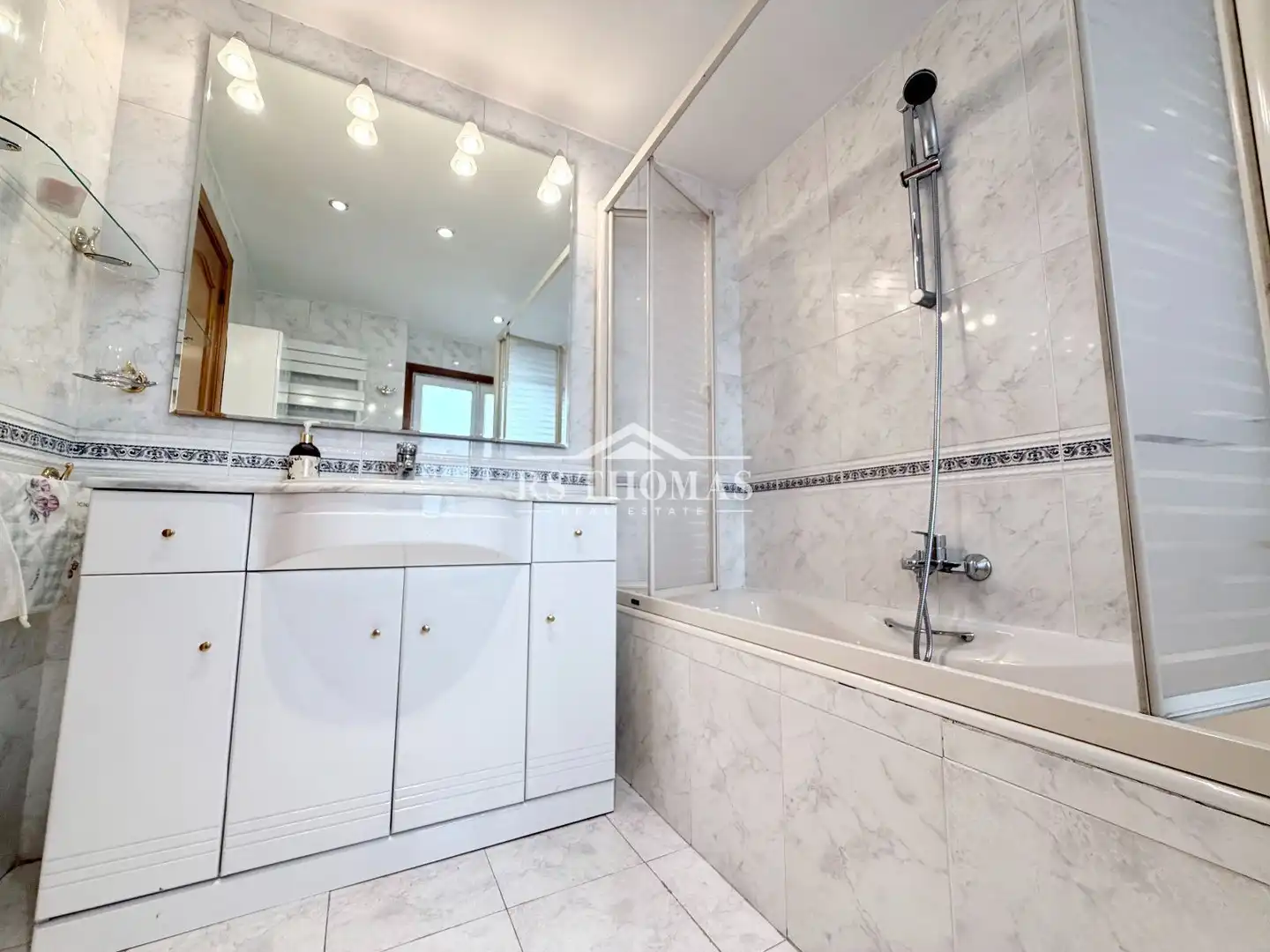 Baño de Ático de alquiler en Andorra la Vella con Calefacción y Terraza