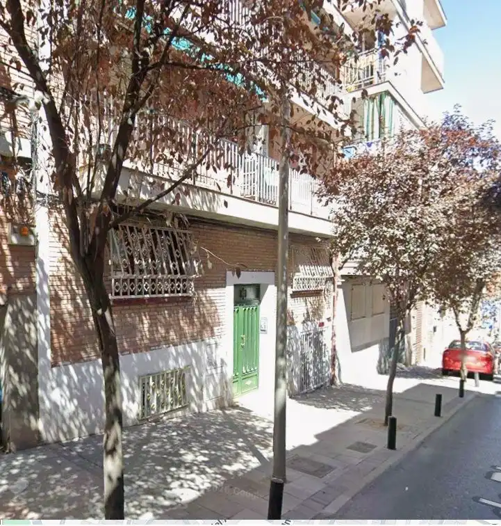 Vista exterior de Local en venta en  Madrid Capital