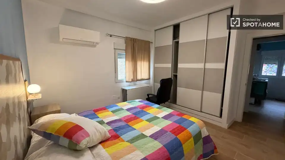 Bedroom of Flat for rent in Málaga  with Air Conditioner, Heating and Furnished