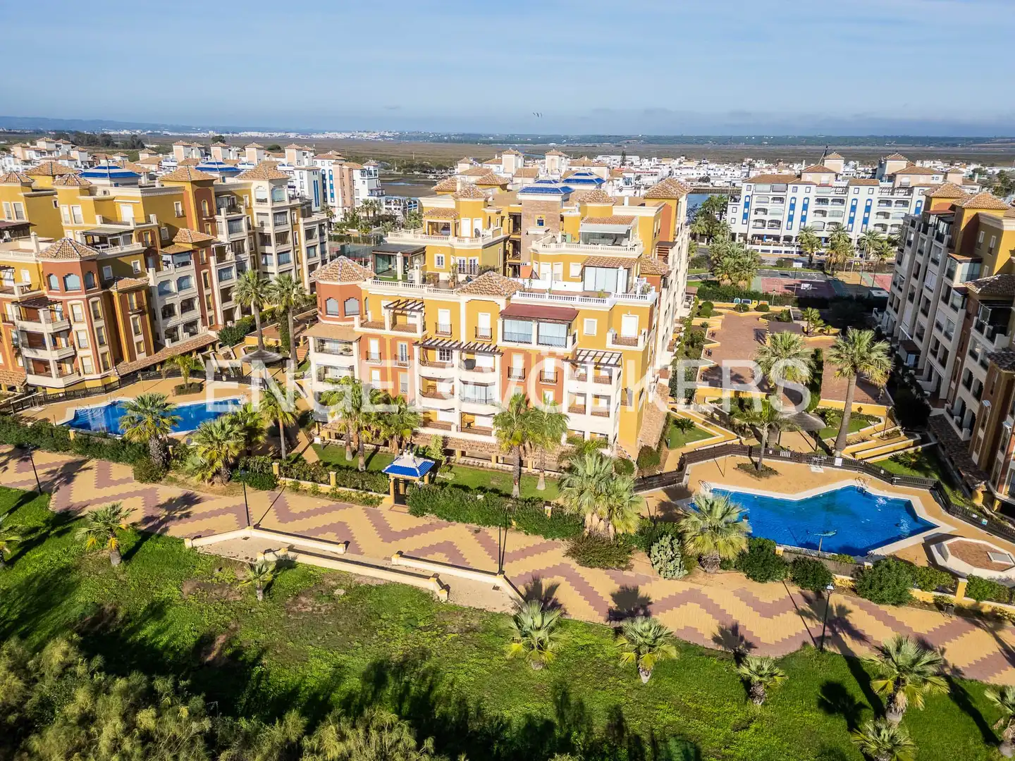 Vista exterior de Ático en venta en Ayamonte con Aire acondicionado, Calefacción y Jardín privado