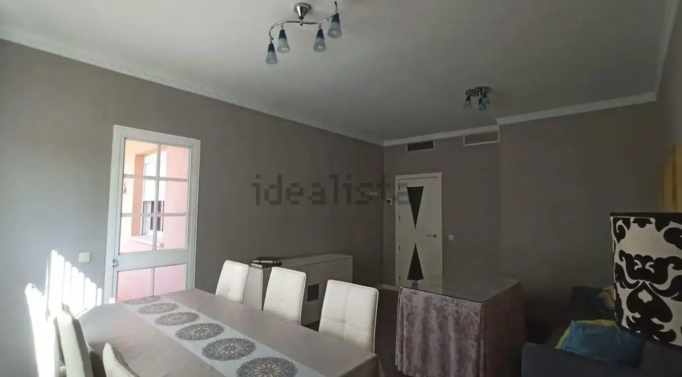 Comedor de Piso de alquiler en Sevilla con Aire acondicionado, Amueblado y Piscina comunitaria