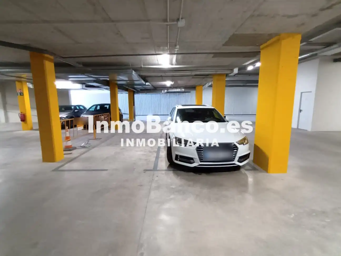 Parking of Flat for rent in Valencia  with Air Conditioner, Heating and Storage room
