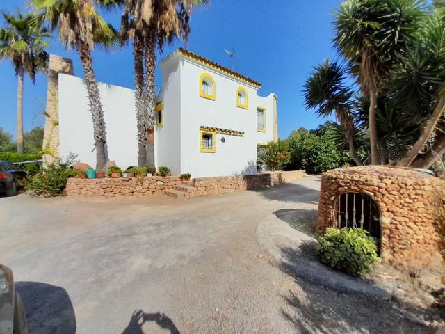 Casa-chalet en Venta en PMV-810-1 en Santa Eulària