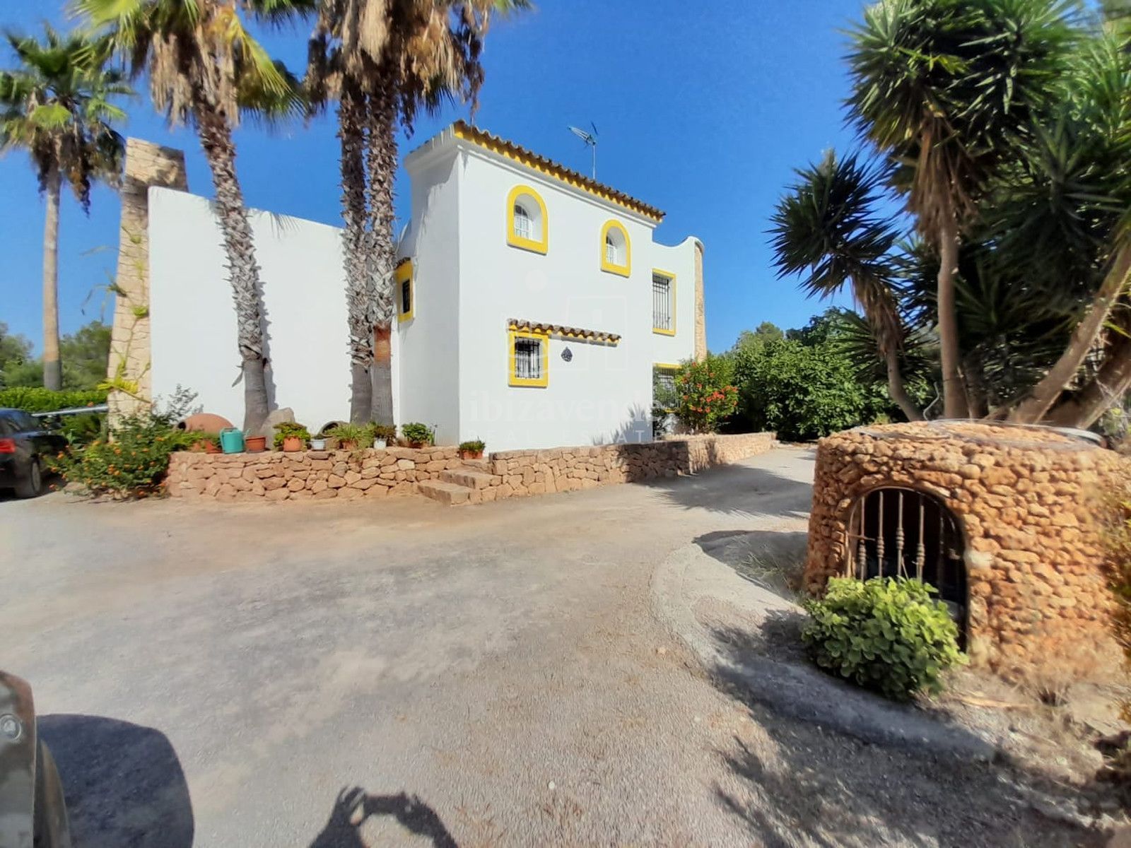Exterior view of House or chalet for sale in Santa Eulària des Riu  with Air Conditioner, Terrace and Swimming Pool