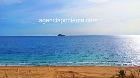 Apartamento en 1ºlínea de playa con terraza soleada con preciosas vistas
