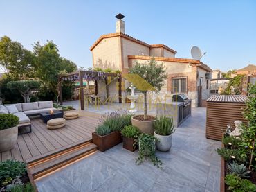 Casa en venta en Calle Azucena