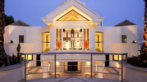 Villa en venta en Sierra Blanca, Marbella