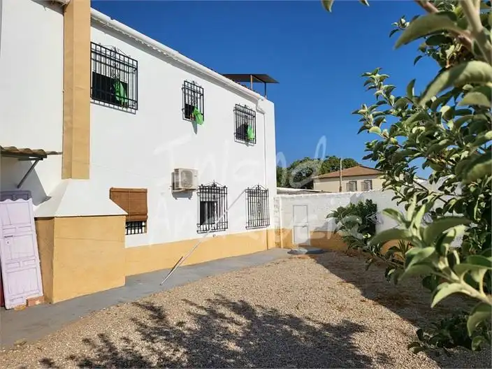 Vista exterior de Casa adosada en venta en Antequera con Aire acondicionado, Terraza y Trastero