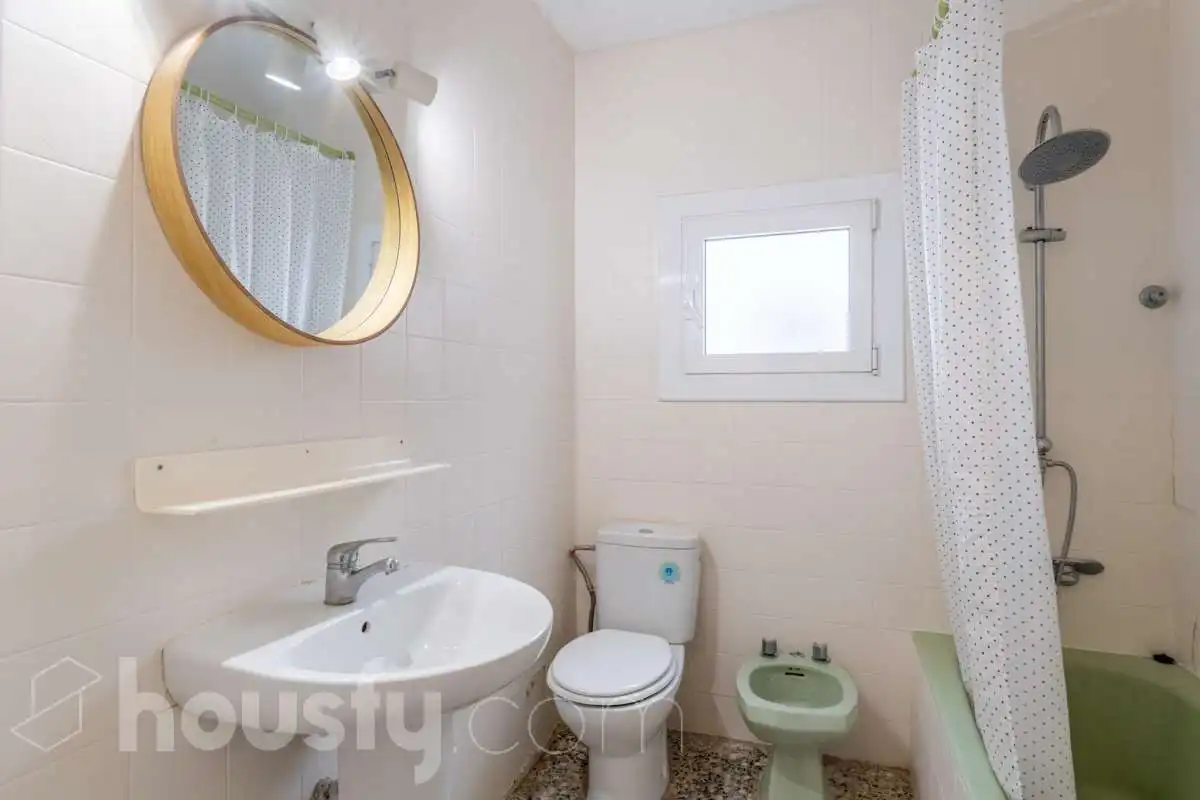 Bathroom of Attic for sale in Vilanova i la Geltrú  with Terrace and Storage room