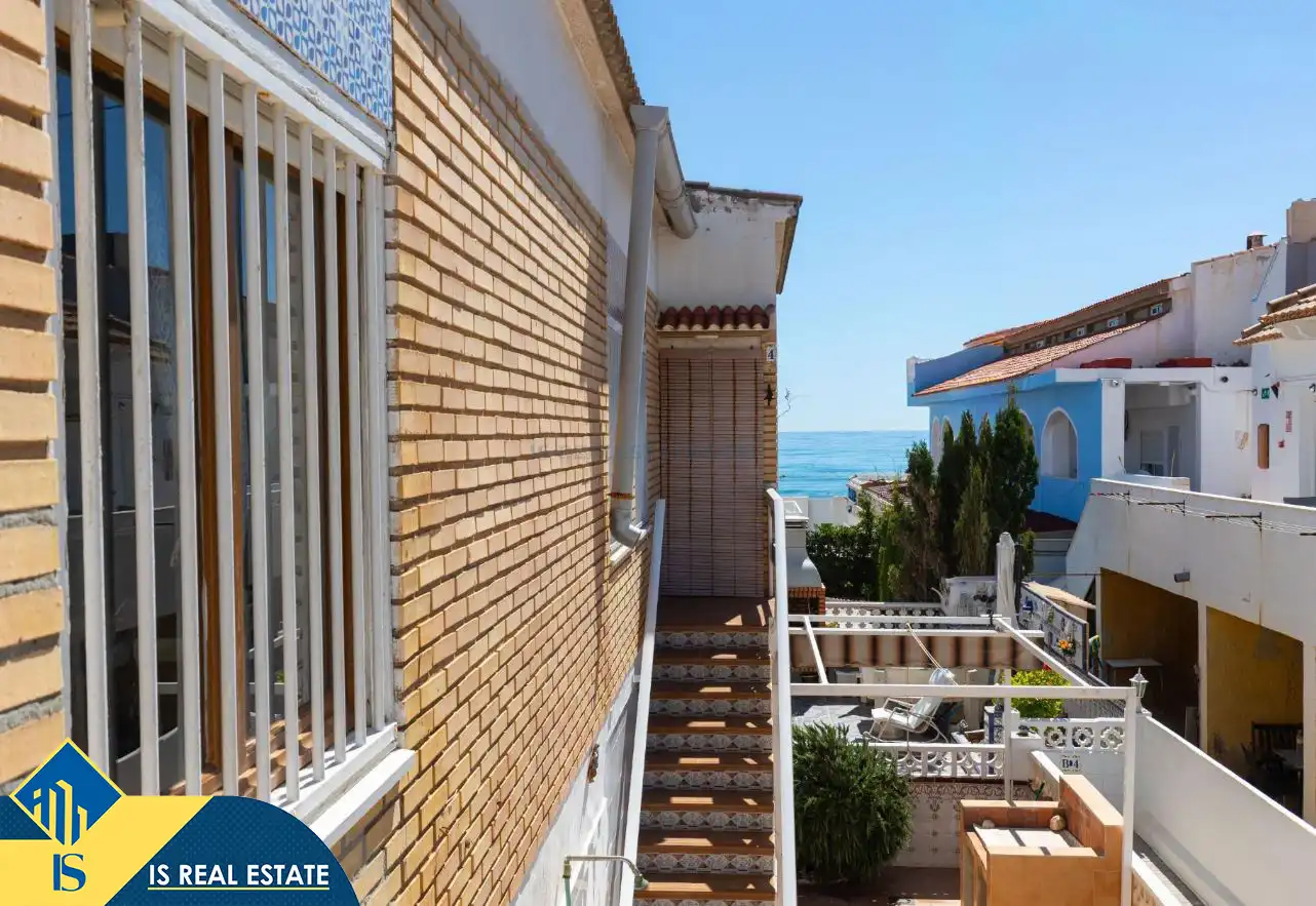 Balcony of Houses for sale in Torrevieja  with Air Conditioner, Heating and Terrace