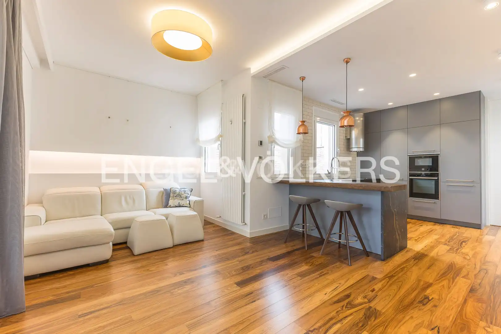 Sala de estar de Ático de alquiler en Madrid con Aire acondicionado, Calefacción y Terraza