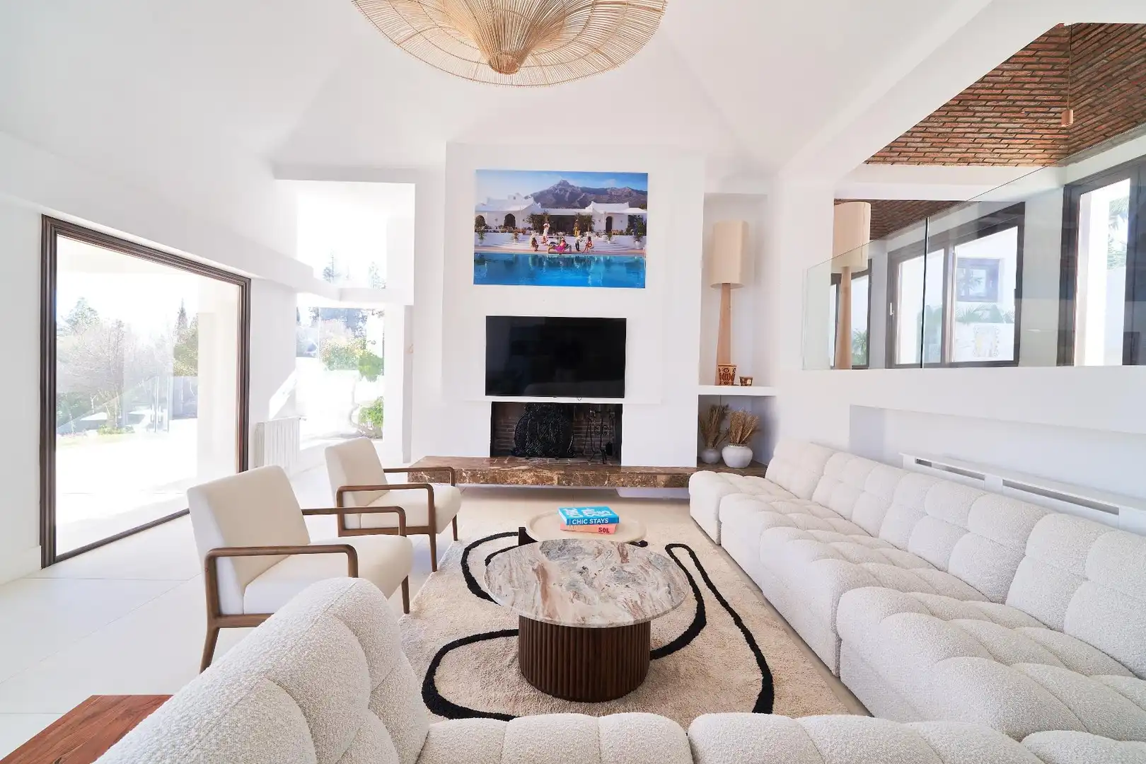 Sala de estar de Casa o chalet en venta en Marbella con Aire acondicionado, Calefacción y Jardín privado