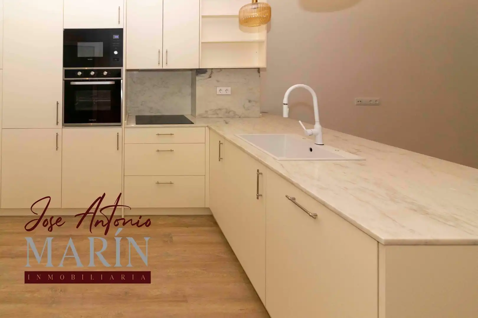 Cuina de Apartament en venda en Badajoz amb Aire condicionat