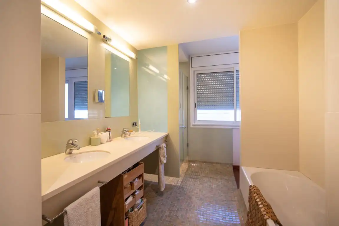 Baño de Casa adosada en venta en Igualada con Aire acondicionado, Calefacción y Terraza