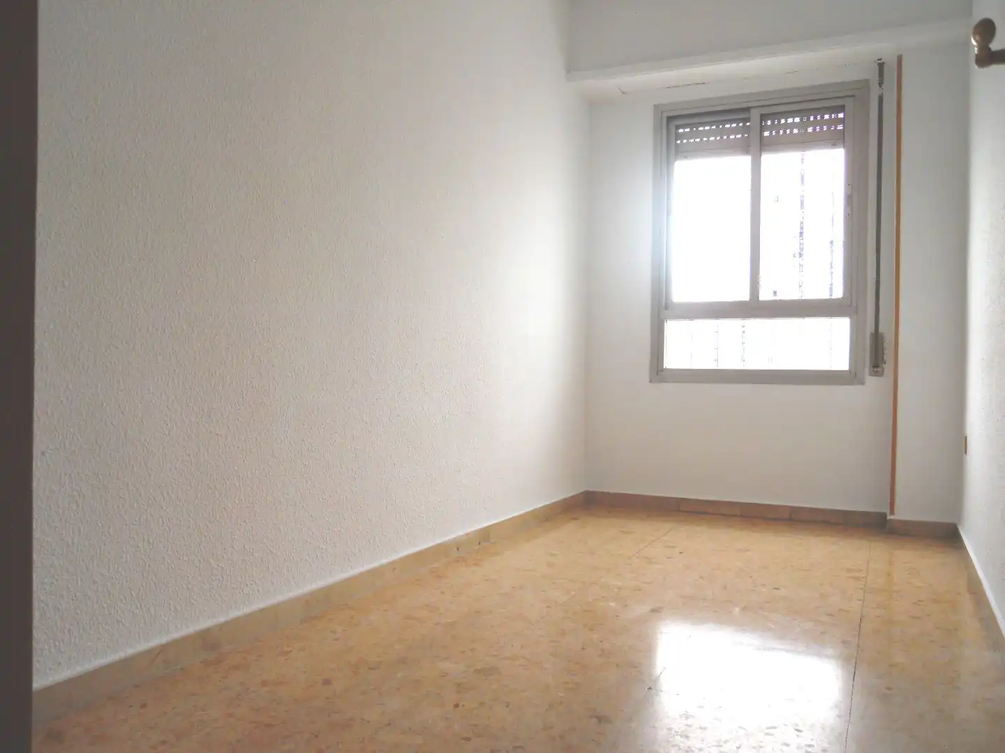 Schlafzimmer von Wohnung zum Verkauf in  Valencia Capital mit Klimaanlage und Balkon