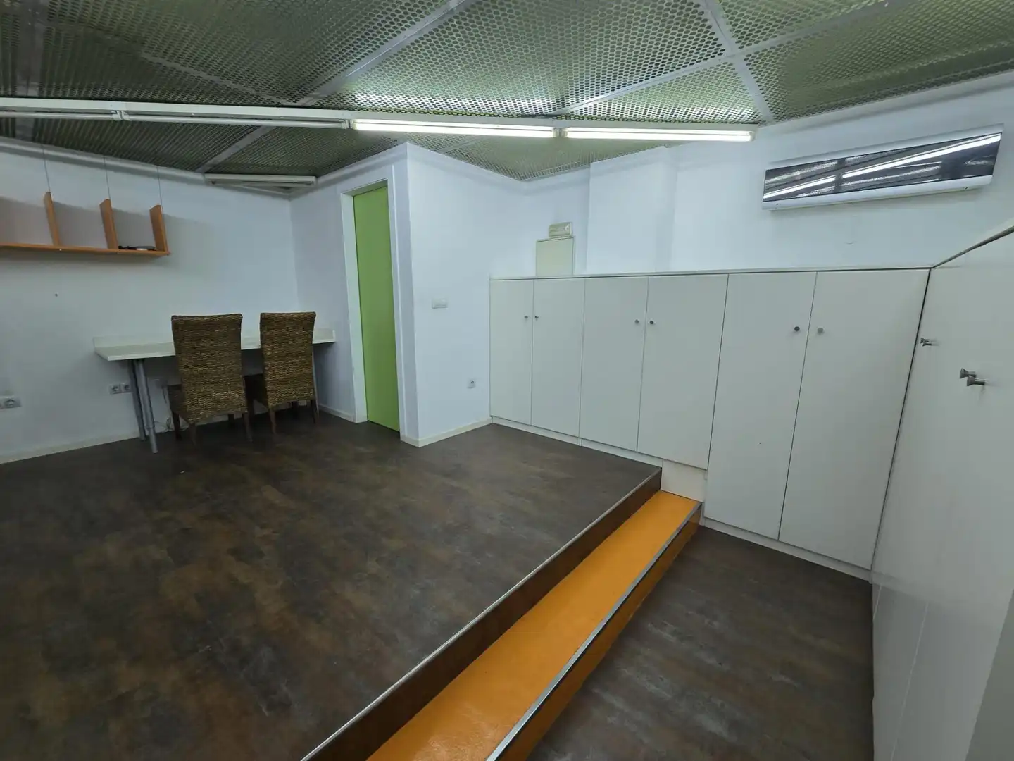 Geschaftsraum zur Miete in Casco Urbano
