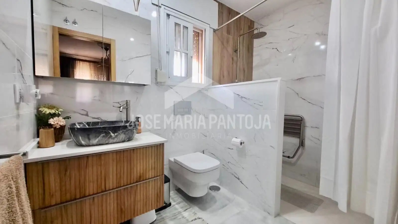 Bathroom of Houses for sale in Jerez de la Frontera  with Air Conditioner, Heating and Private garden