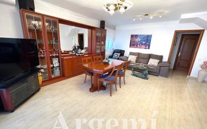 Sala d'estar de Casa o xalet en venda en Palau-solità i Plegamans amb Aire condicionat i Piscina