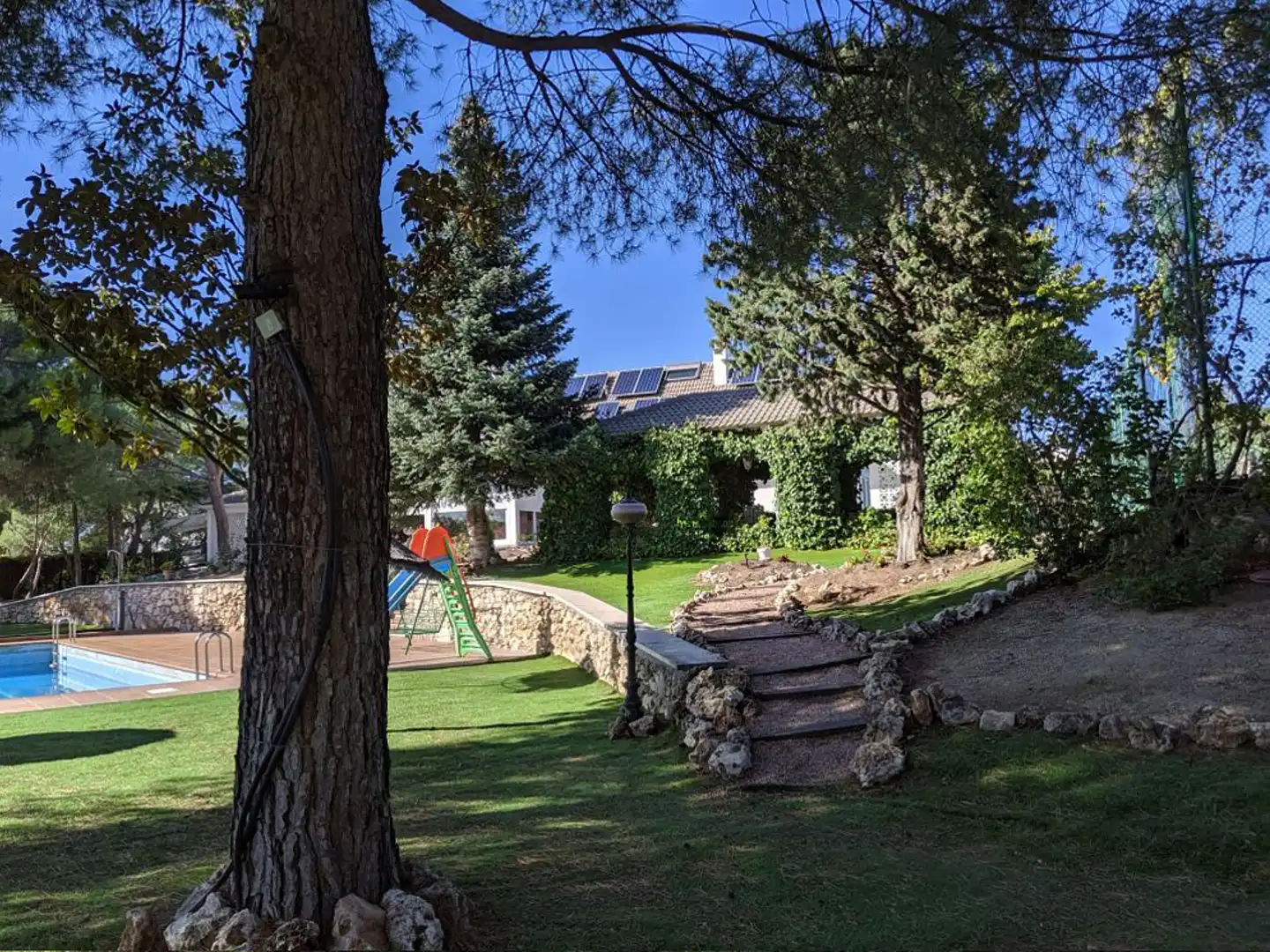 Jardín de Casa o chalet en venta en Pozuelo de Alarcón con Aire acondicionado, Calefacción y Jardín privado