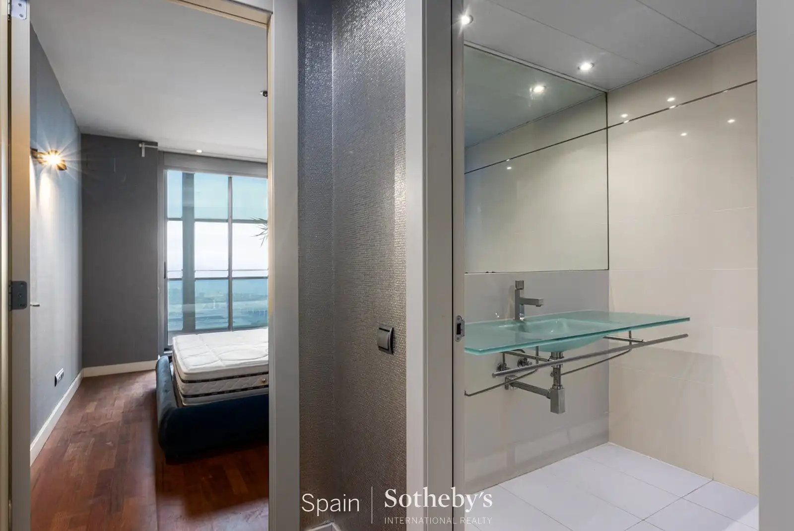 Baño de Ático en venta en Barcelona con Aire acondicionado, Calefacción y Trastero