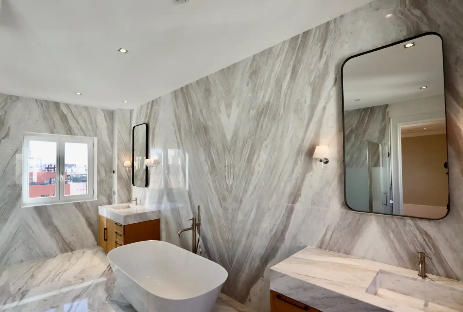 Baño de Ático en venta en Madrid con Aire acondicionado, Calefacción y Jardín privado
