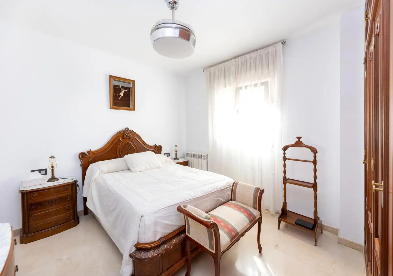 Habitación de Casa adosada en venta en Granada con Calefacción
