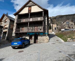 Vista exterior de Casa o xalet en venda en La Vall de Boí amb Balcó