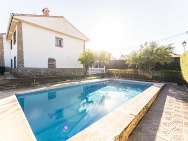 Villa avec piscine à vendre à Calle de las Adelfas