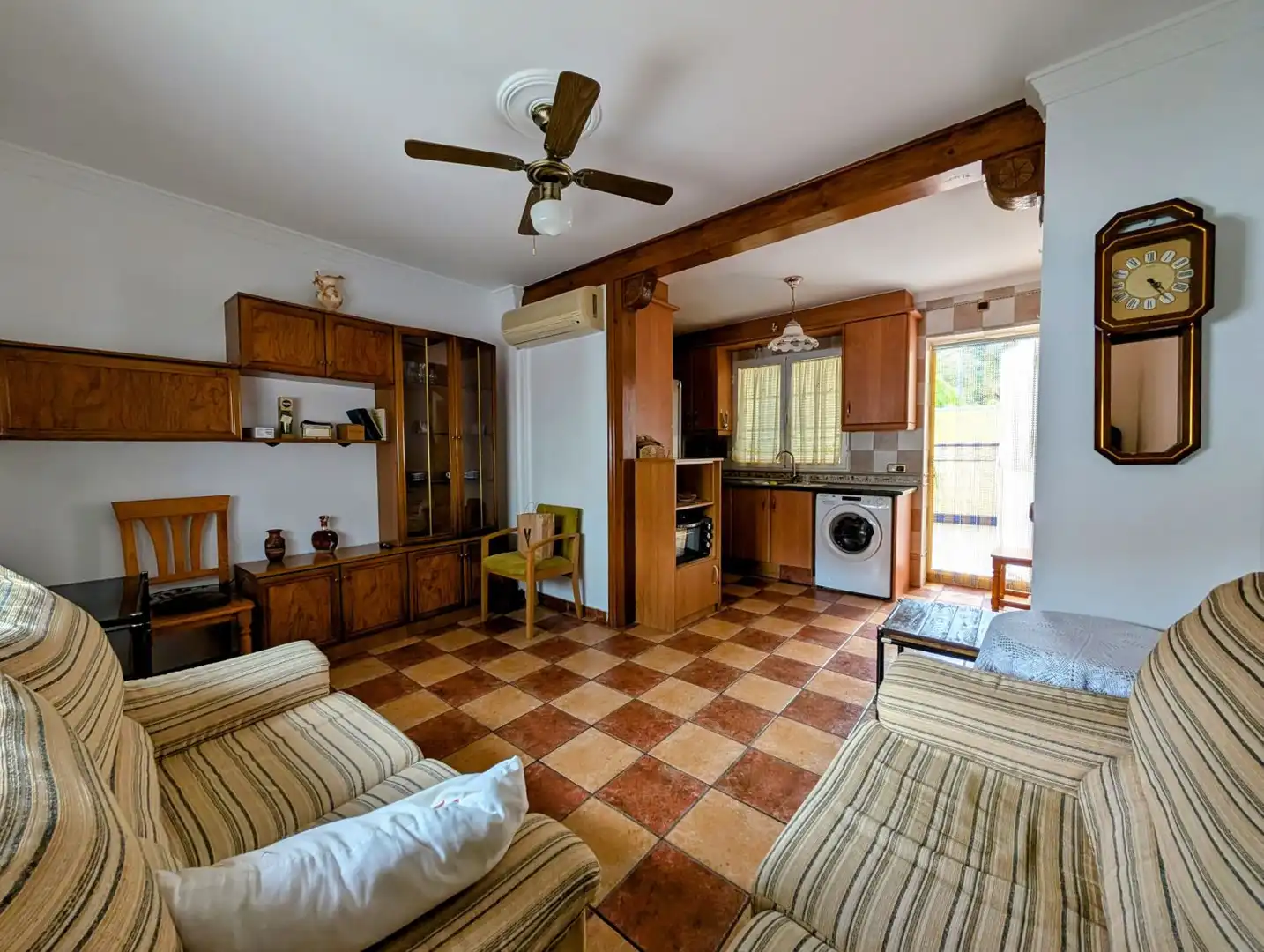 Sala d'estar de Casa o xalet en venda en Loja amb Aire condicionat, Calefacció i Terrassa