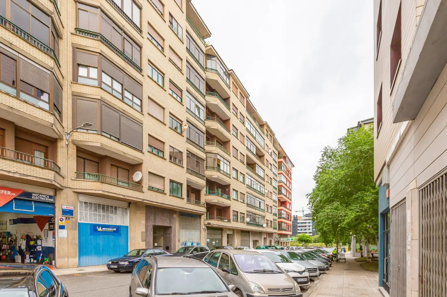 Vista exterior de Piso en venta en  Pamplona / Iruña con Calefacción, Parquet y Terraza