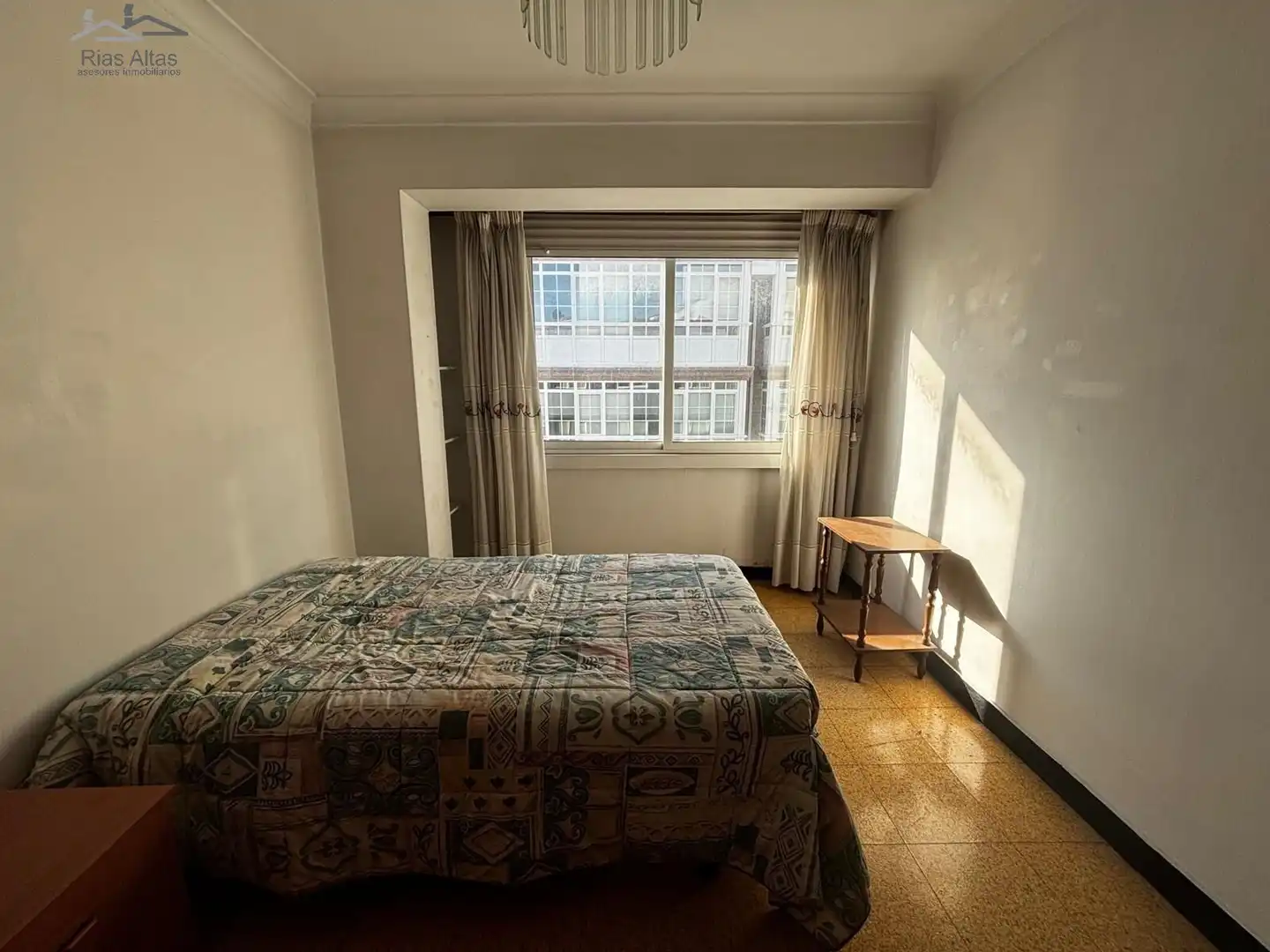 Habitación de Piso de alquiler en A Coruña Capital  con Calefacción y Amueblado
