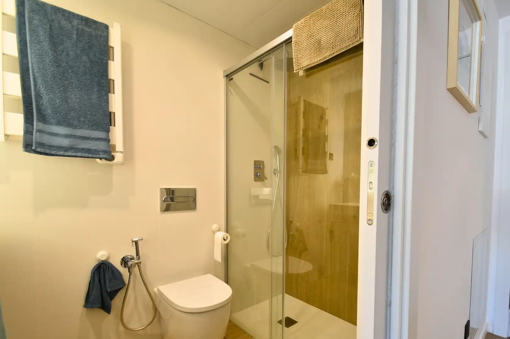 Bathroom of Flat for sale in Vilanova i la Geltrú  with Air Conditioner, Heating and Terrace