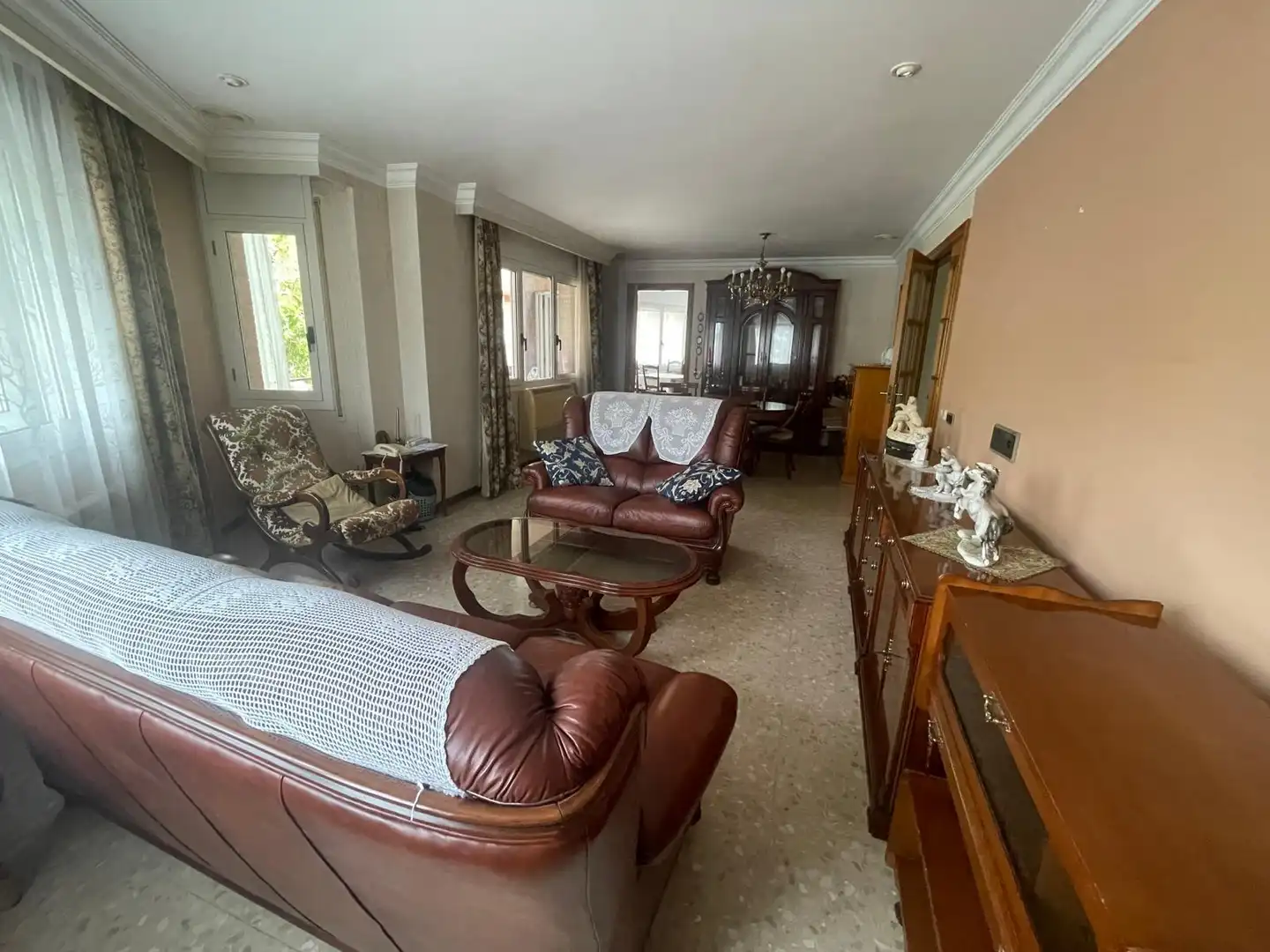 Wohnzimmer von Einfamilien-Reihenhaus zum Verkauf in Reus mit Klimaanlage, Heizung und Abstellraum
