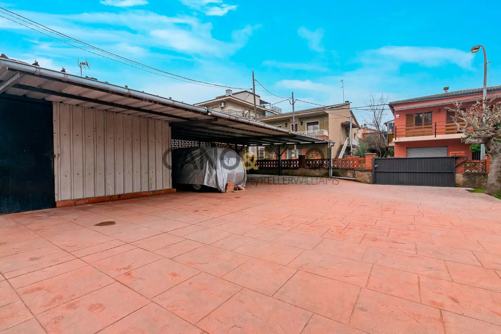 Exterior view of Buildings for sale in Rubí