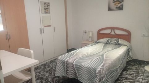 Foto 2 de Habitació a Carrer Reina Victoria, 111, Reina Victoria - Miguel Hernández, Elche / Elx