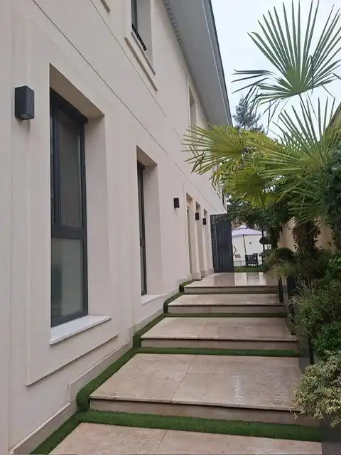 Außenansicht von Haus oder Chalet zur Miete in Madrid mit Klimaanlage, Heizung und Privatgarten