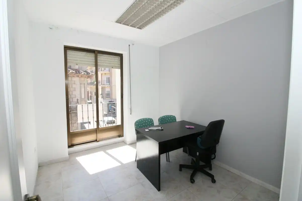 Oficina de alquiler en Arenas de San Pedro