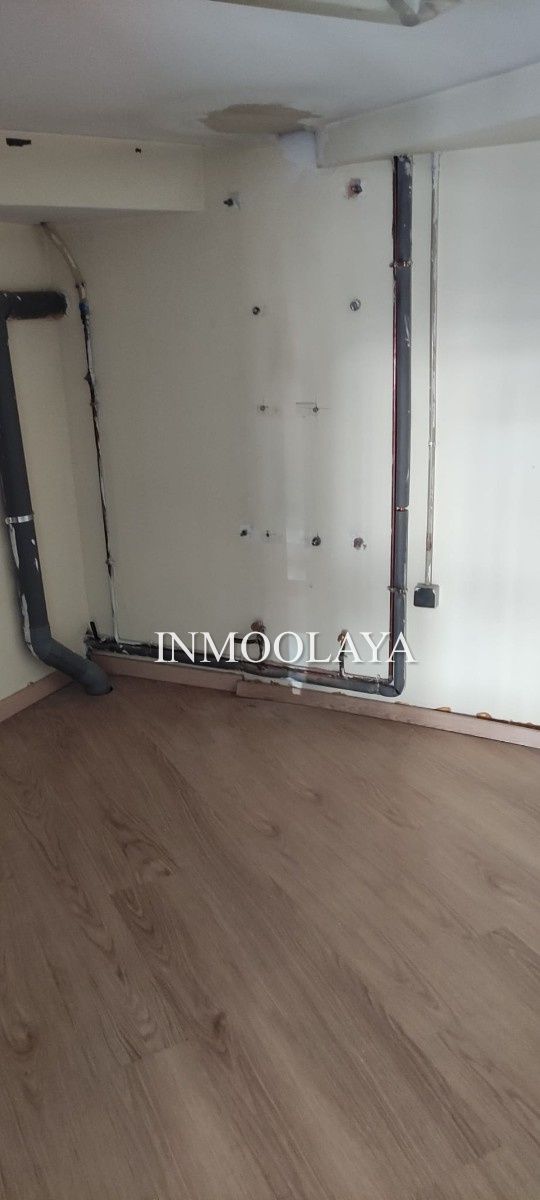 Local en venta en Terrassa con Aire acondicionado, Calefacción y Amueblado