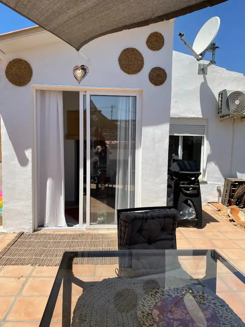 Vista exterior de Casa o chalet en venta en Alhaurín de la Torre con Aire acondicionado, Calefacción y Jardín privado