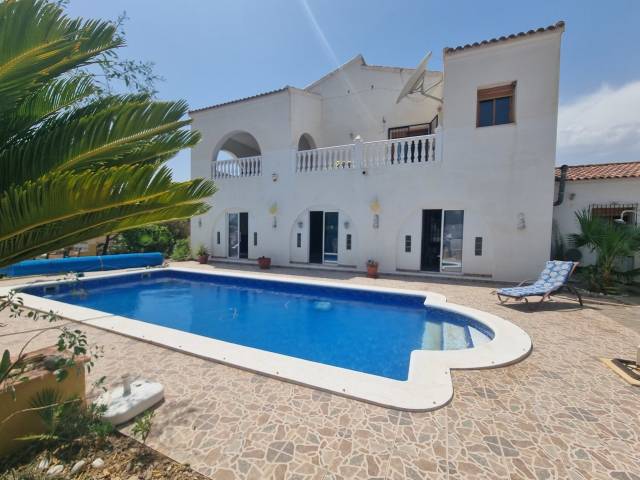 Casa-chalet en Venta en Arboleas