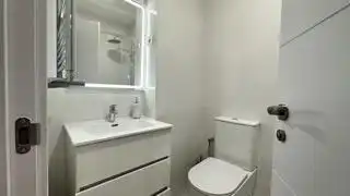 Bany de Apartament de lloguer en Villaviciosa de Odón amb Aire condicionat, Calefacció i Parquet