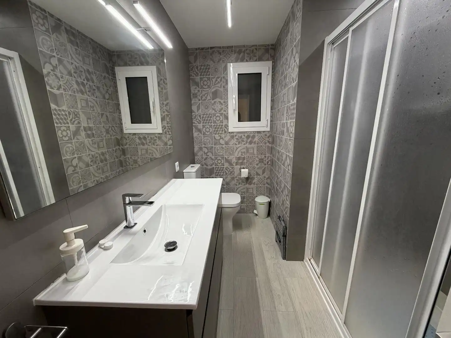 Baño de Apartamento en venta en El Vendrell con Aire acondicionado, Calefacción y Amueblado