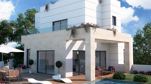 Villa moderna en venta en Ciudad Quesada, una urbanización popular en la Costa Blanca Sur. La casa se construirá en 2 plantas más
